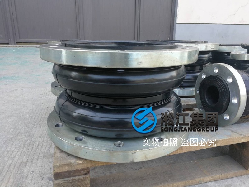 為鋼廠連鑄設備訂制的橡膠接頭準備裝機 為鋼廠連鑄設備訂制的橡膠接頭準備裝機
